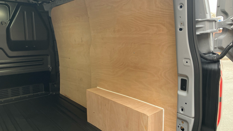 Ford Transit Custom E-320 L1 Rwd 100kW 65kWh H1 Van Limited Auto